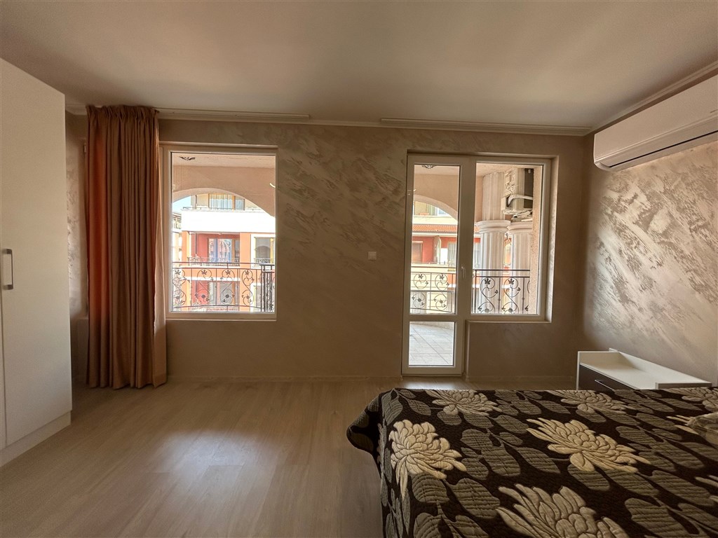 na-prodej-pekny-a-prostorny-apartman-s-castecnym-vyhledem-na-more-v-obci-ravda-bulharsko