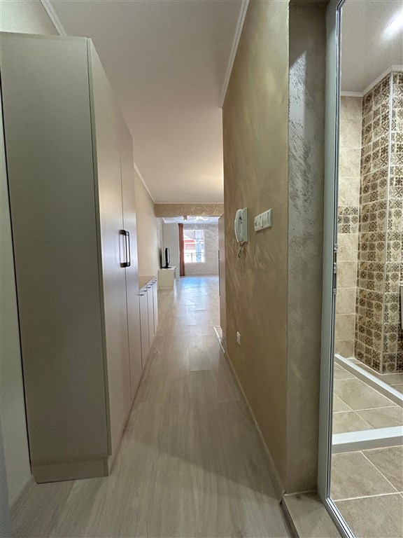 na-prodej-pekny-a-prostorny-apartman-s-castecnym-vyhledem-na-more-v-obci-ravda-bulharsko