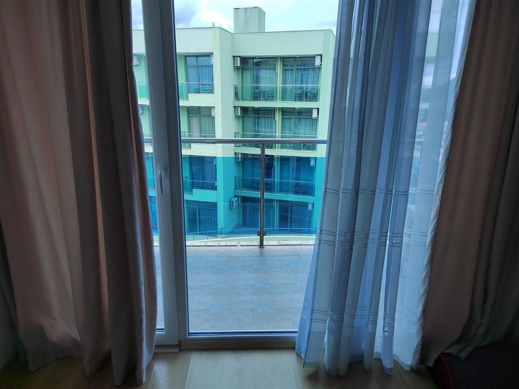 na-prodej-prostorny-apartman-v-1-rade-od-more-slunecne-pobrezi-bulharsko