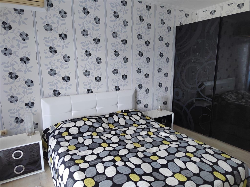 na-prodej-prostorny-apartman-v-1-rade-od-more-slunecne-pobrezi-bulharsko