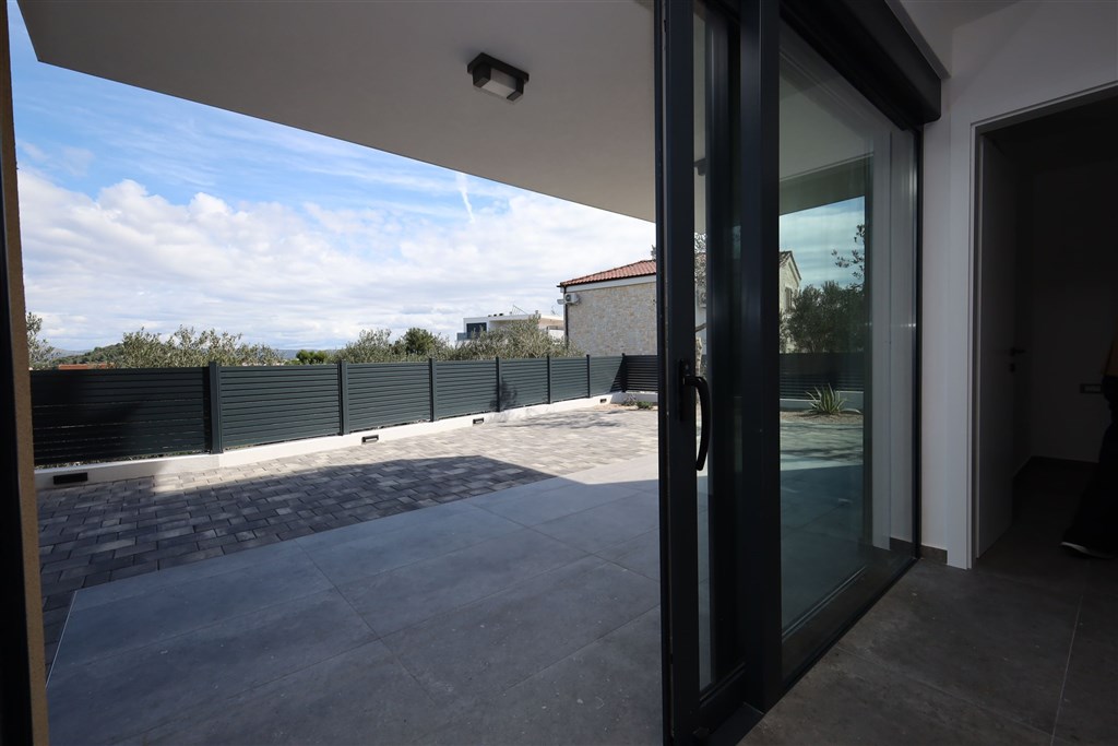 na-prodej-novy-apartman-s-predzahradkou-na-ostrove-murter-chorvatsko