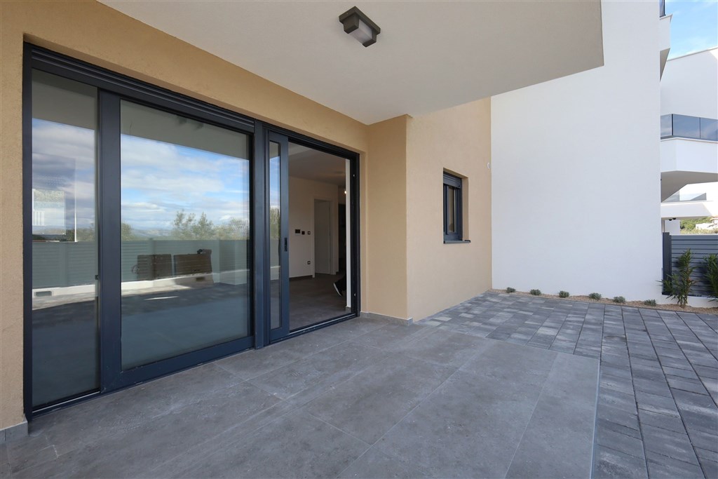na-prodej-novy-apartman-s-predzahradkou-na-ostrove-murter-chorvatsko
