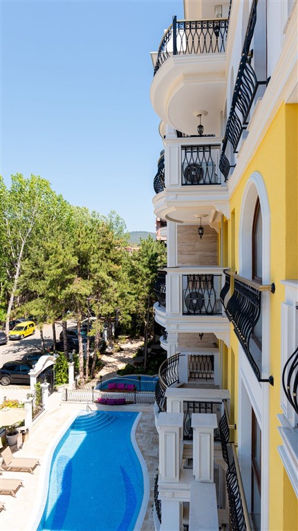 na-prodej-utulny-apartman-v-peknem-komplexu-s-bazeny-slunecne-pobrezi-bulharsko