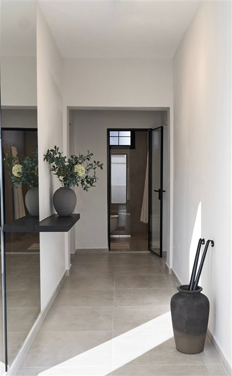 na-prodej-okouzlujici-vila-s-butikovymi-apartmany-v-tivatu-cerna-hora