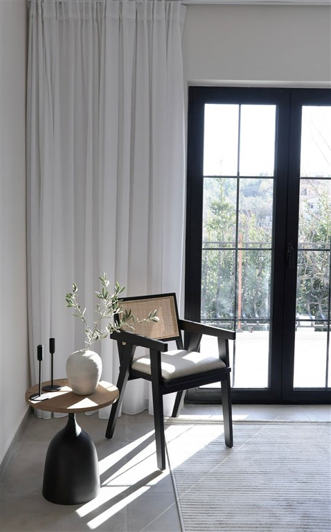 na-prodej-okouzlujici-vila-s-butikovymi-apartmany-v-tivatu-cerna-hora