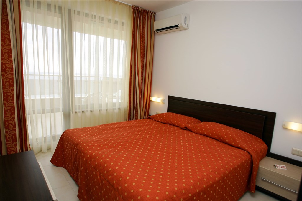 na-prodej-pekny-apartman-na-atraktivnim-miste-par-kroku-od-more-carevo-bulharsko