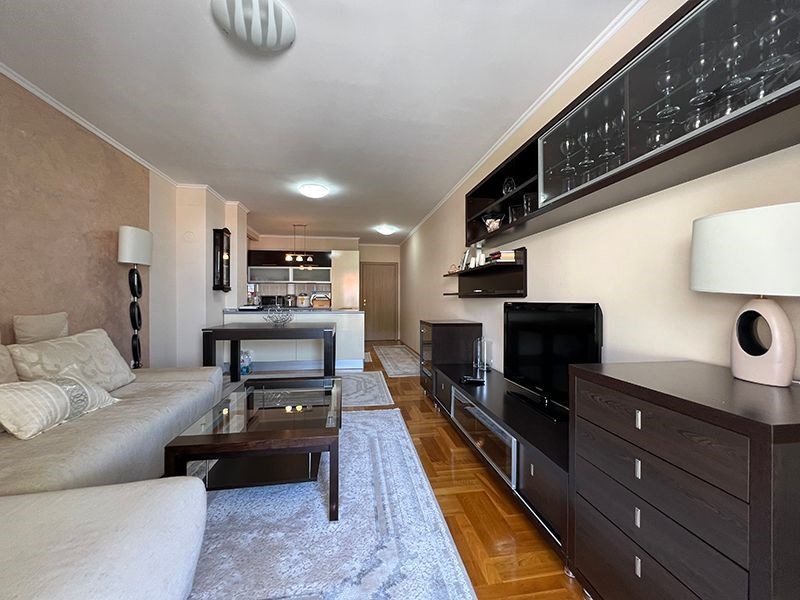 na-prodej-zarizeny-apartman-s-vyhledem-na-more-makarska-chorvatsko