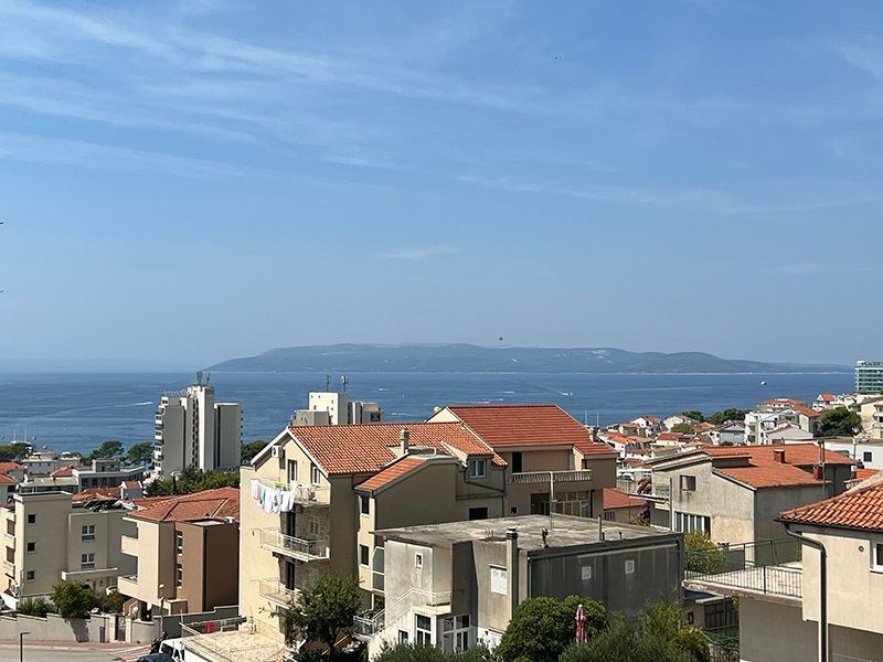 na-prodej-zarizeny-apartman-s-vyhledem-na-more-makarska-chorvatsko