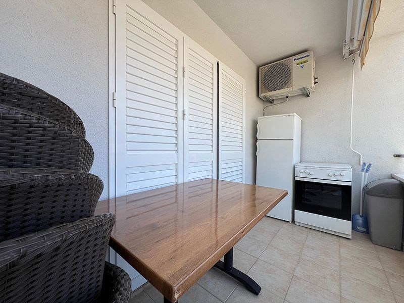 na-prodej-zarizeny-apartman-s-vyhledem-na-more-makarska-chorvatsko