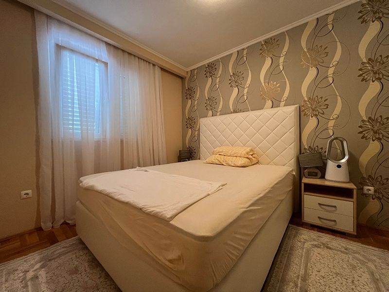 na-prodej-zarizeny-apartman-s-vyhledem-na-more-makarska-chorvatsko