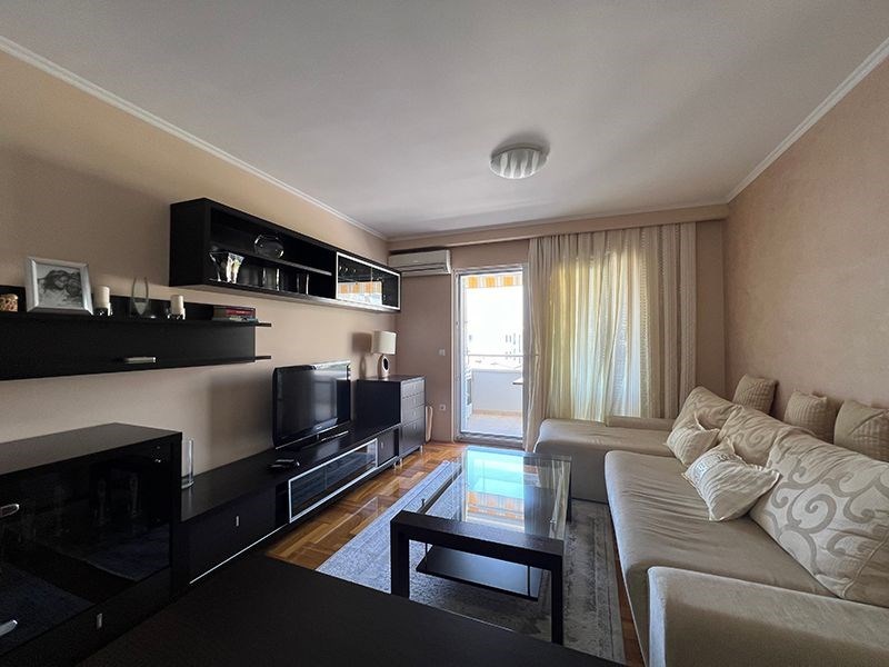 na-prodej-zarizeny-apartman-s-vyhledem-na-more-makarska-chorvatsko