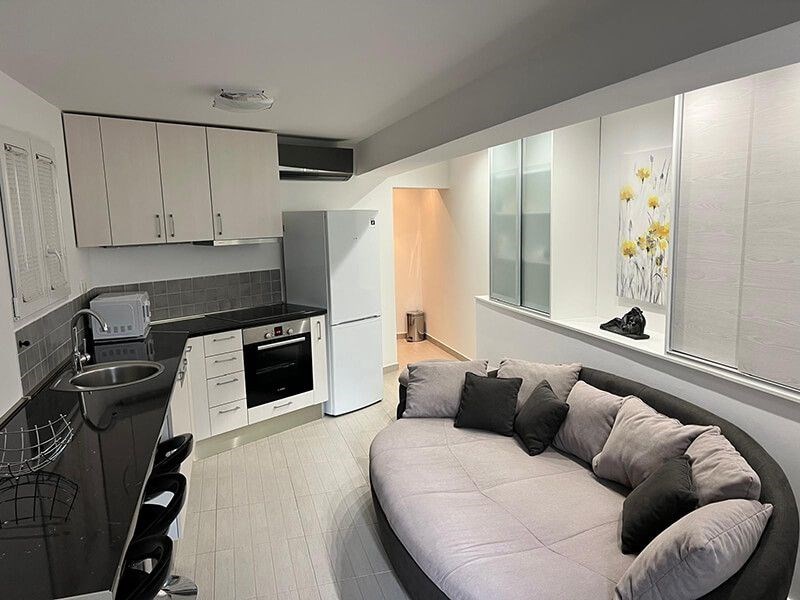 na-prodej-moderni-apartman-s-jednou-loznici-a-vyhledem-na-more-spolecny-bazen-mimice-chorvatsko