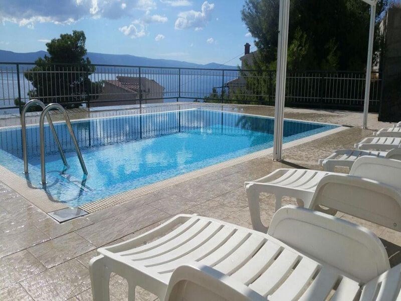 na-prodej-moderni-apartman-s-jednou-loznici-a-vyhledem-na-more-spolecny-bazen-mimice-chorvatsko