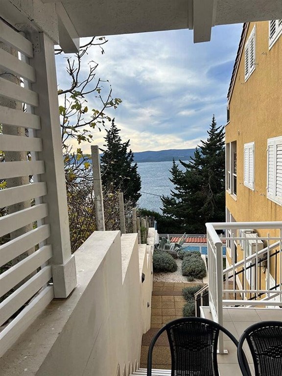 na-prodej-moderni-apartman-s-jednou-loznici-a-vyhledem-na-more-spolecny-bazen-mimice-chorvatsko
