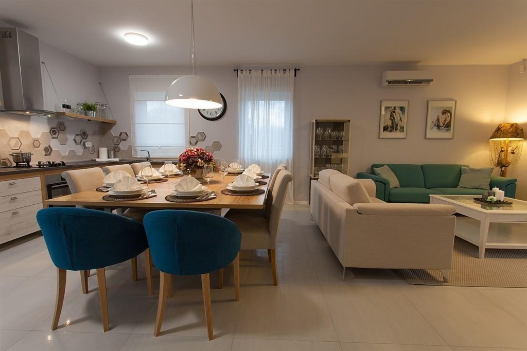 na-prodej-hezky-dum-ve-stredomorskem-stylu-s-bazenem-dobrinj-ostrov-krk-chorvatsko