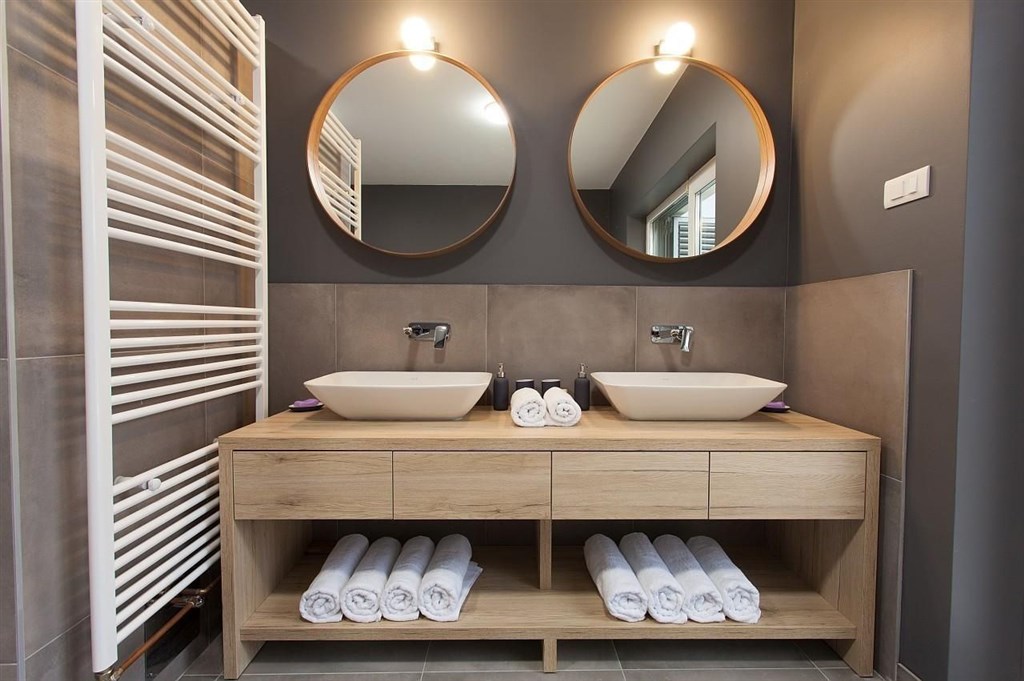 na-prodej-hezky-dum-ve-stredomorskem-stylu-s-bazenem-dobrinj-ostrov-krk-chorvatsko