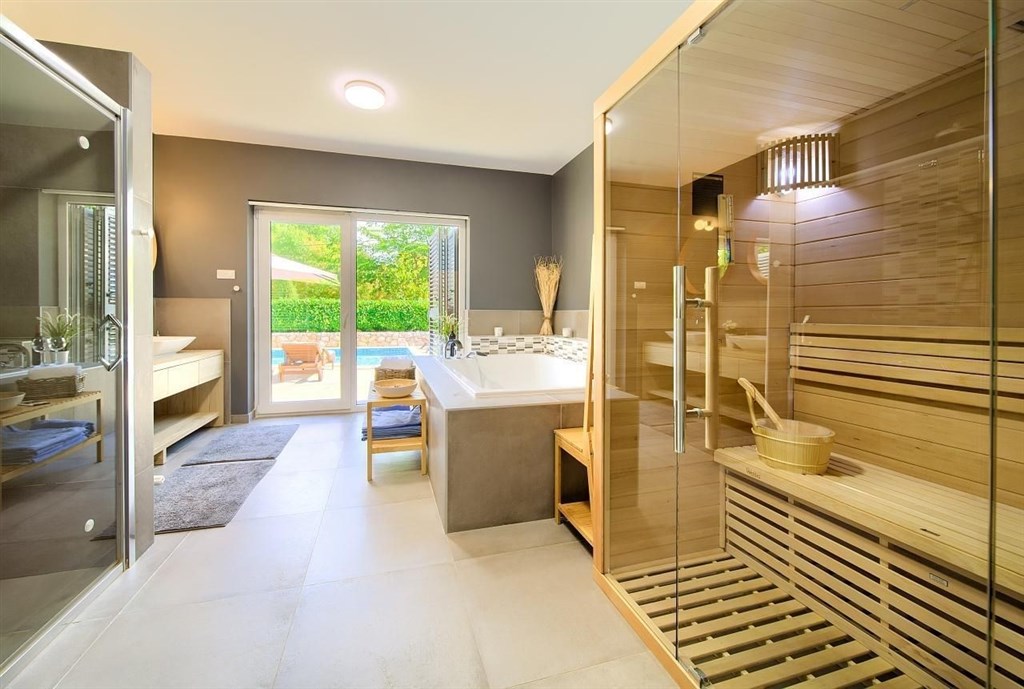 na-prodej-hezky-dum-ve-stredomorskem-stylu-s-bazenem-dobrinj-ostrov-krk-chorvatsko