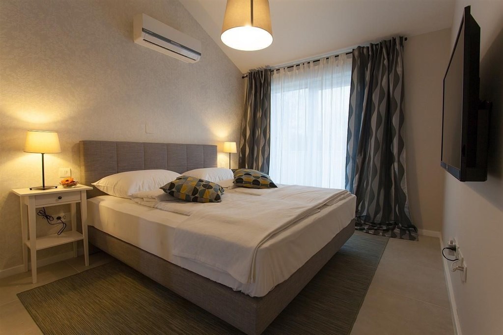 na-prodej-hezky-dum-ve-stredomorskem-stylu-s-bazenem-dobrinj-ostrov-krk-chorvatsko