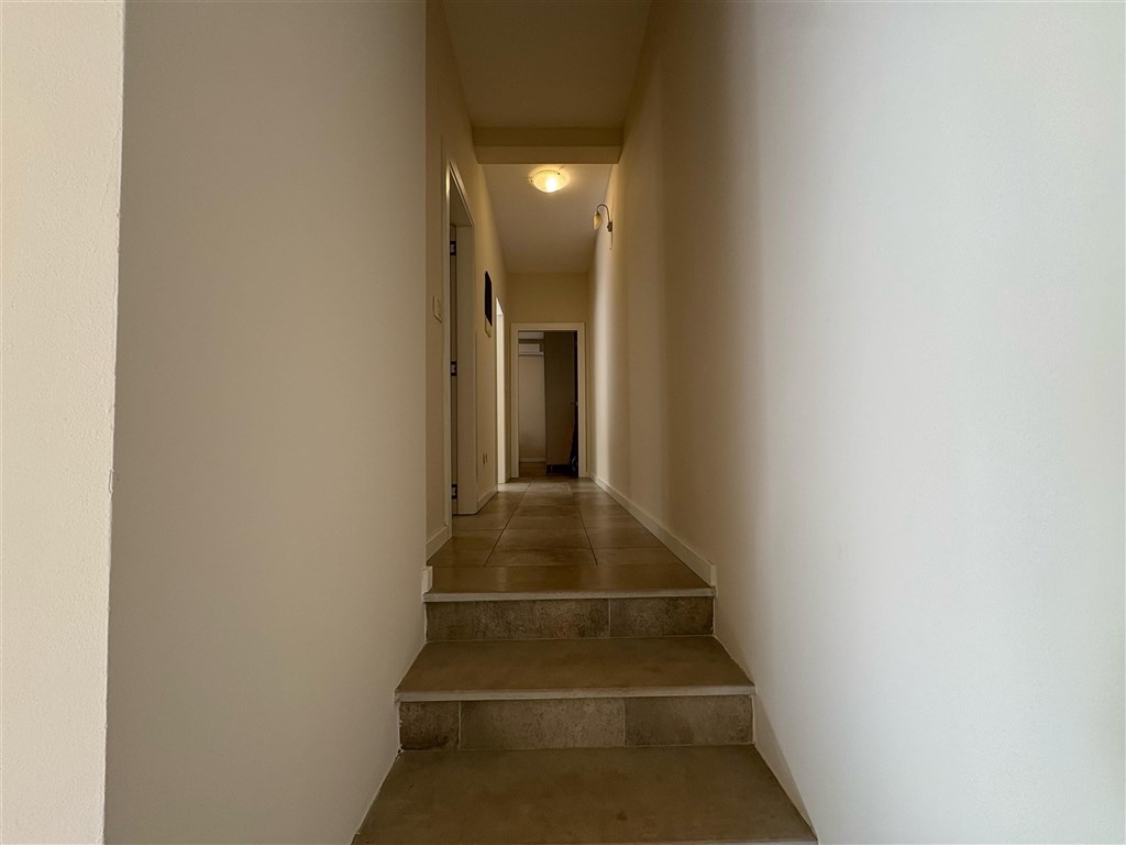 na-prodej-prostorny-apartman-s-vyhledem-na-more-bijela-heceg-novi-cerna-hora
