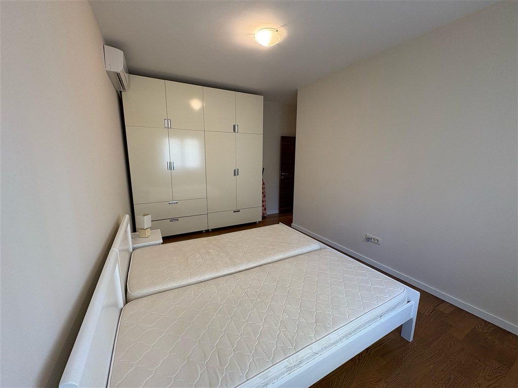 na-prodej-prostorny-apartman-s-vyhledem-na-more-bijela-heceg-novi-cerrne-hora