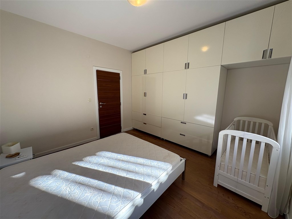 na-prodej-prostorny-apartman-s-vyhledem-na-more-bijela-heceg-novi-cerrne-hora