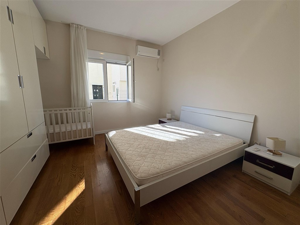 na-prodej-prostorny-apartman-s-vyhledem-na-more-bijela-heceg-novi-cerrne-hora