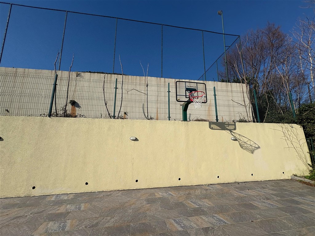 na-prodej-prostorny-apartman-s-vyhledem-na-more-bijela-heceg-novi-cerrne-hora