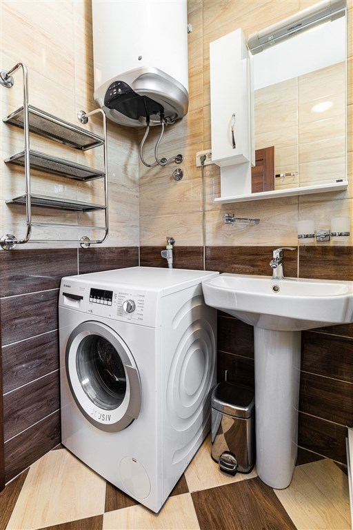 na-prodej-dvouloznicovy-apartman-s-vyhledem-na-more-petrovac-cerna-hora