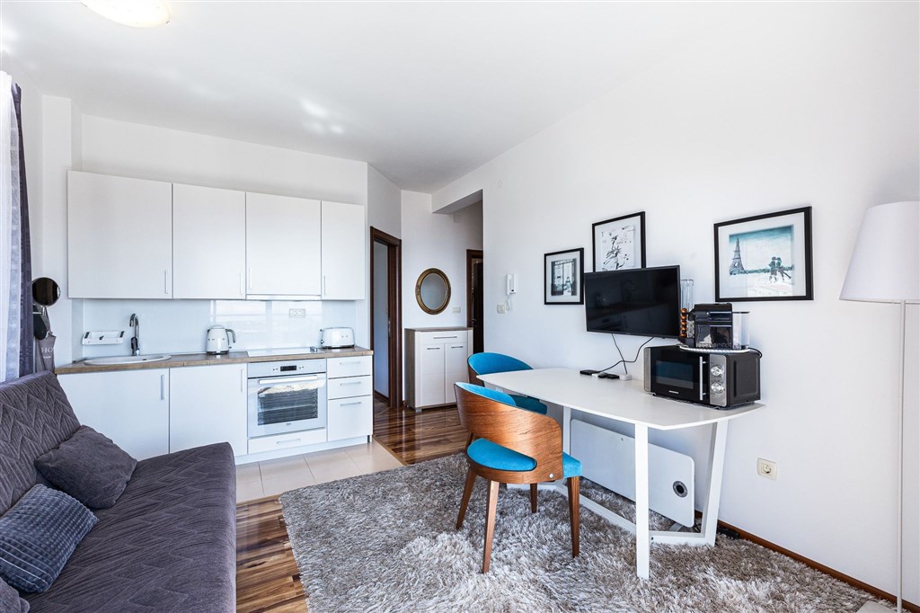 na-prodej-dvouloznicovy-apartman-s-vyhledem-na-more-petrovac-cerna-hora