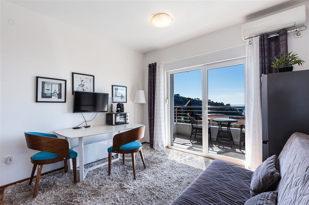 na-prodej-dvouloznicovy-apartman-s-vyhledem-na-more-petrovac-cerna-hora