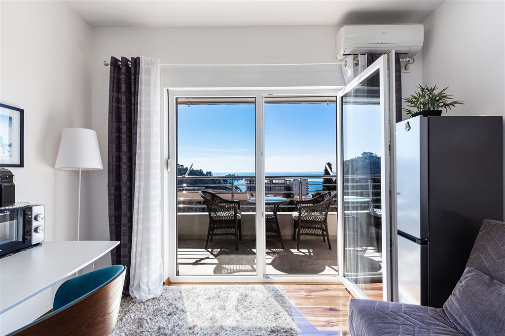 na-prodej-dvouloznicovy-apartman-s-vyhledem-na-more-petrovac-cerna-hora