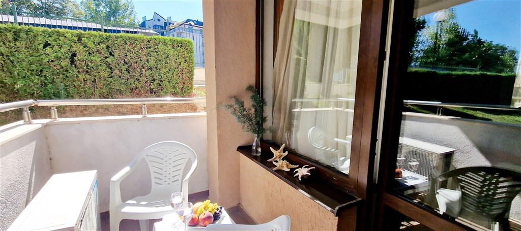 na-prodej-pekny-apartman-par-kroku-od-more-a-plaze-carevo-bulharsko