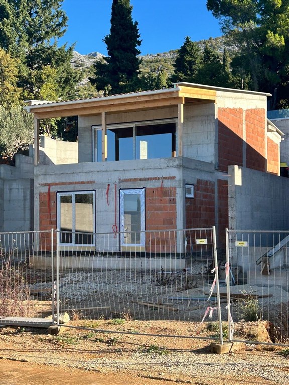 na-prodej-dvoupodlazni-apartman-se-3-loznicemi-a-zahradkou-v-novostavbe-par-metru-od-more-privlaka-chorvatsko