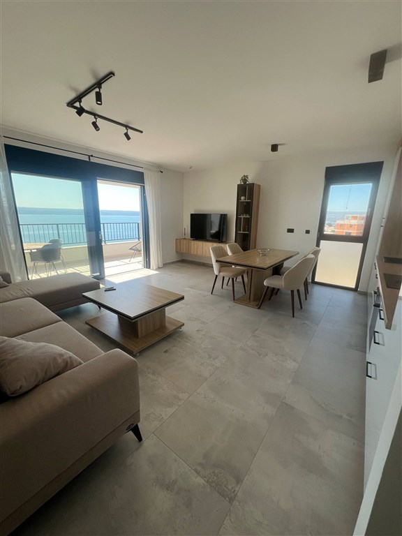 na-prodej-velmi-pekny-apartman-v-novostavbe-s-otevrenym-vyhledem-na-more-maslenica-chorvatsko