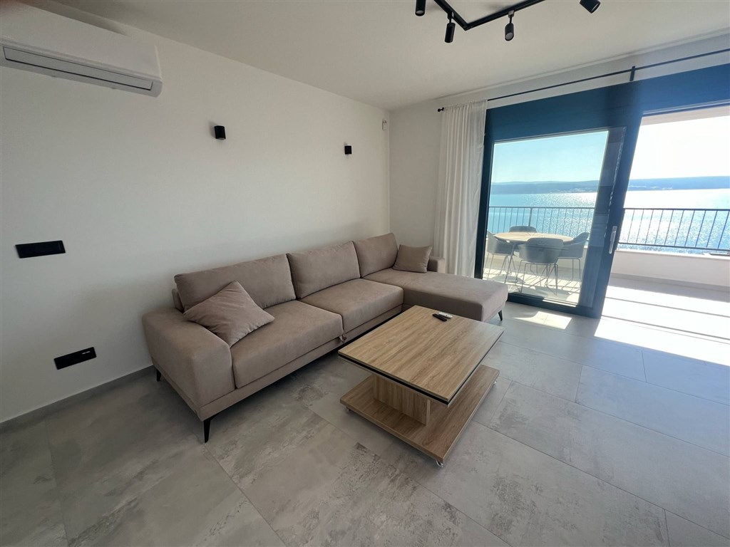 na-prodej-velmi-pekny-apartman-v-novostavbe-s-otevrenym-vyhledem-na-more-maslenica-chorvatsko