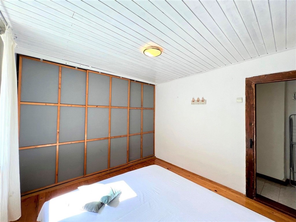 na-prodej-pekny-apartman-s-castecny-vyhledem-na-more-a-katedralu-pula-istrie-chorvatsko