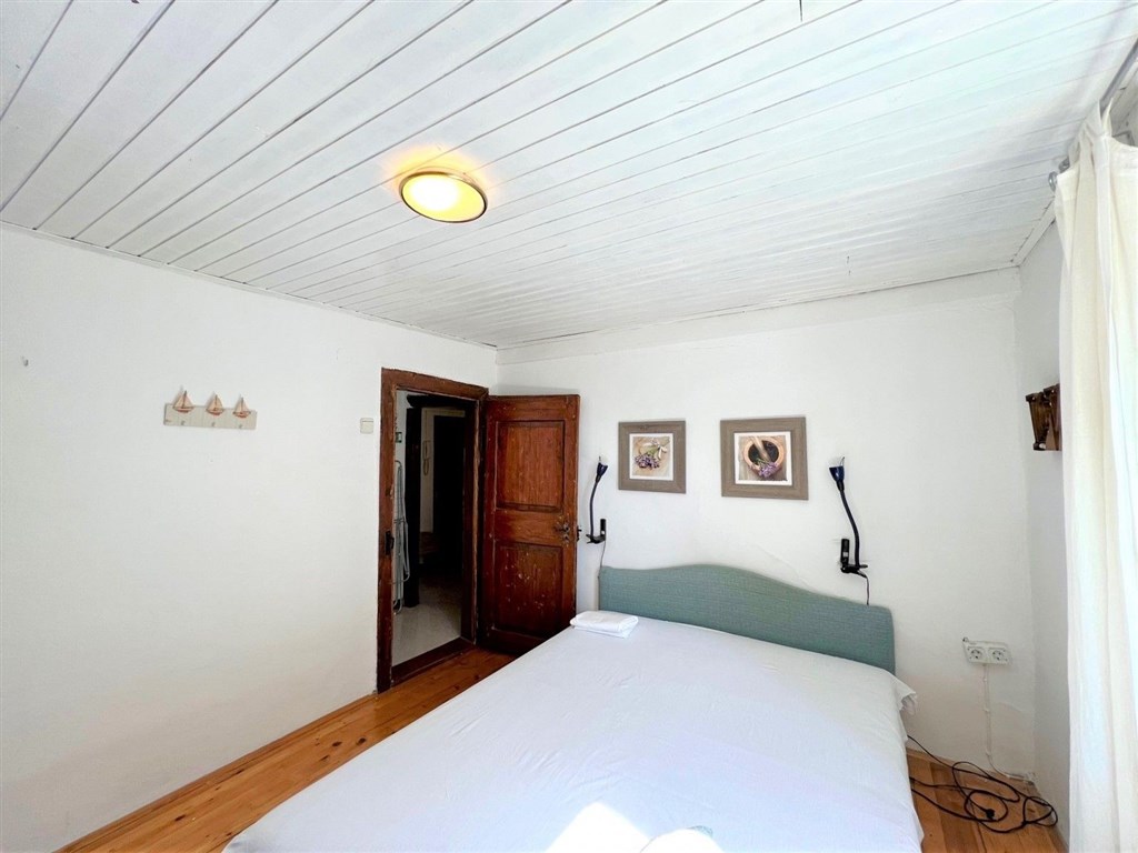 na-prodej-pekny-apartman-s-castecny-vyhledem-na-more-a-katedralu-pula-istrie-chorvatsko