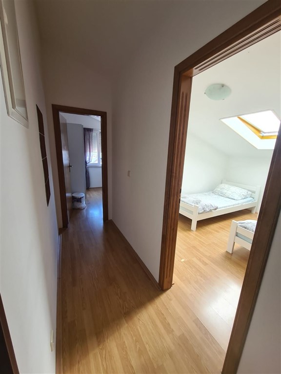 na-prodej-apartman-se-2-loznicemi-v-pula-stinjan-istrie-chorvatsko