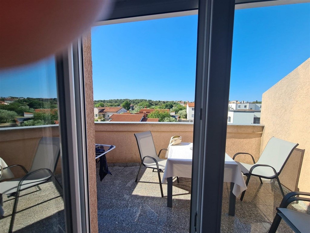 na-prodej-apartman-se-2-loznicemi-v-pula-stinjan-istrie-chorvatsko