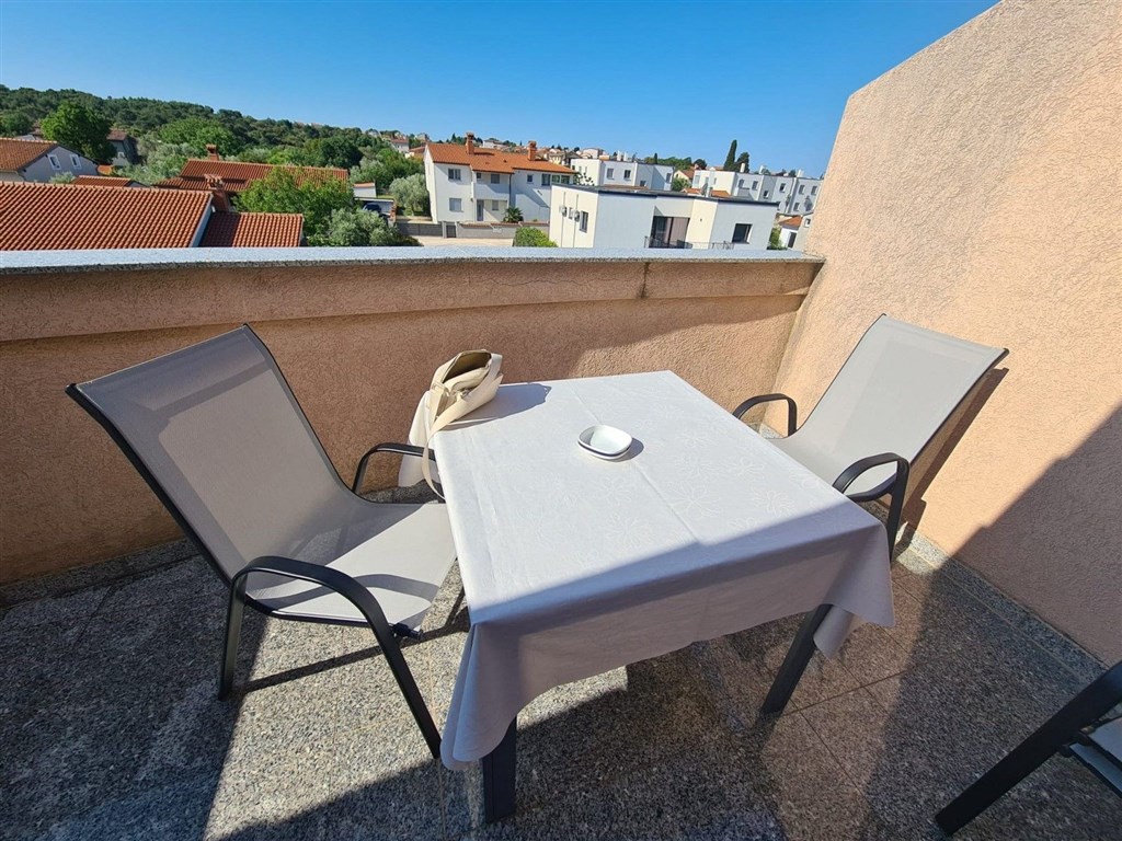 na-prodej-apartman-se-2-loznicemi-v-pula-stinjan-istrie-chorvatsko