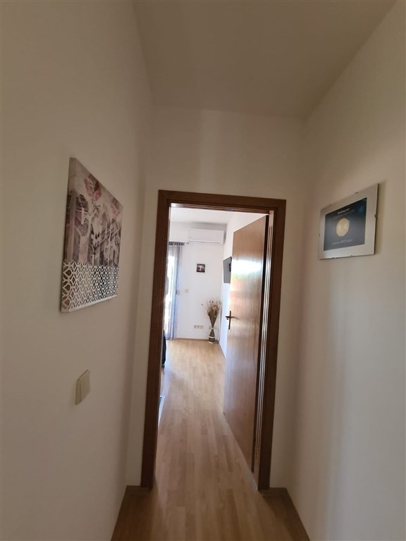 na-prodej-apartman-se-2-loznicemi-v-pula-stinjan-istrie-chorvatsko