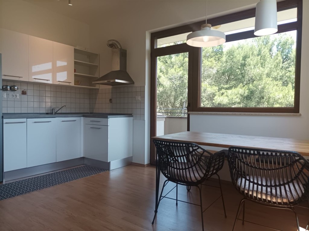 na-prodej-krasny-apartman-se-2-loznicemi-100-m-od-more-a-plaze-premantura-istrie-chorvatsko