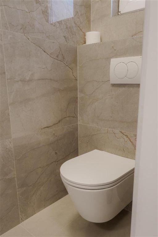 na-prodej-hezky-a-utulny-dum-s-bazenem-pobliz-more-vrsi-chorvatsko