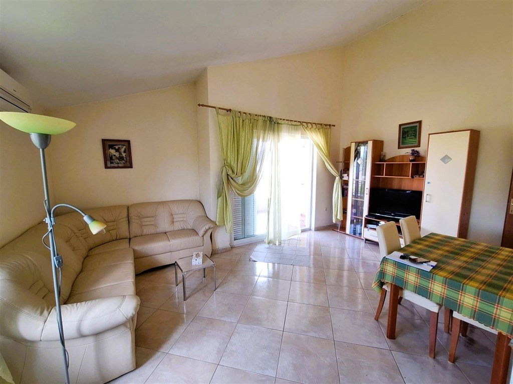 na-prodej-prostorny-apartman-s-krasnym-vyhledem-na-more-klimno-ostrov-krk-chorvatsko