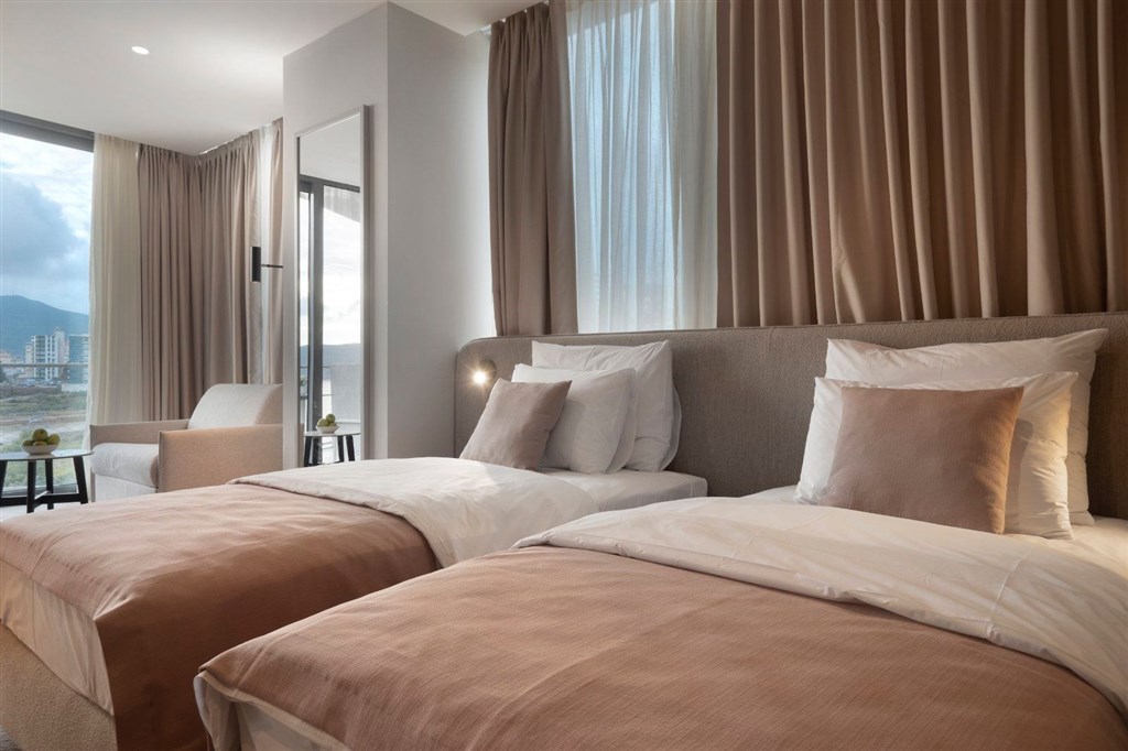 na-prodej-luxusni-apartmany-u-more-v-hotelovem-komplexu-v-becici-cerna-hora