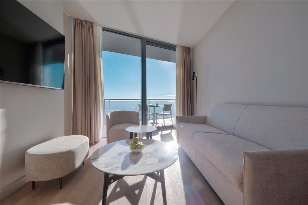 na-prodej-luxusni-apartmany-u-more-v-hotelovem-komplexu-v-becici-cerna-hora