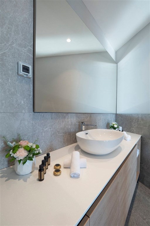 na-prodej-luxusni-apartmany-u-more-v-hotelovem-komplexu-v-becici-cerna-hora