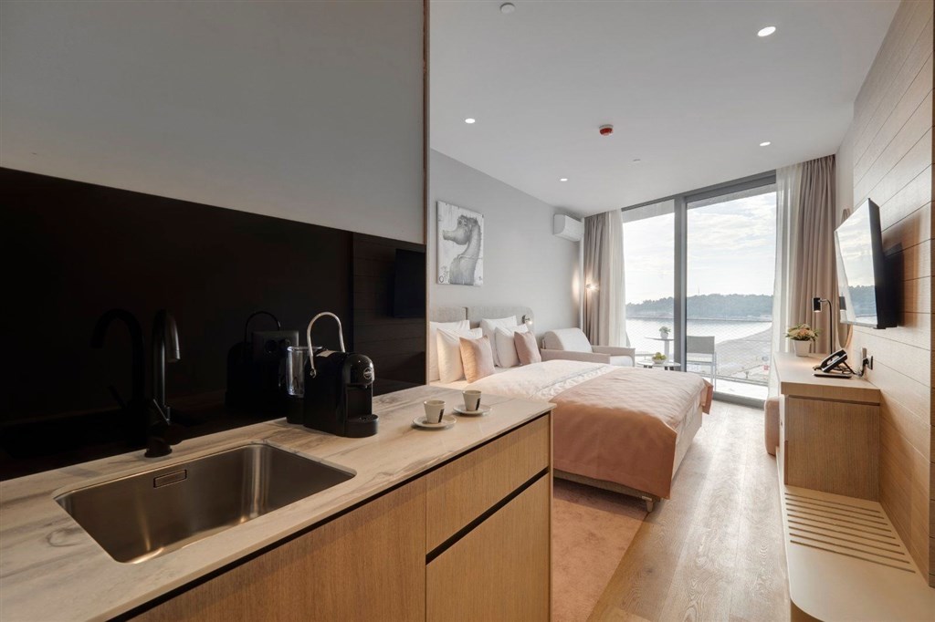 na-prodej-luxusni-apartmany-u-more-v-hotelovem-komplexu-v-becici-cerna-hora