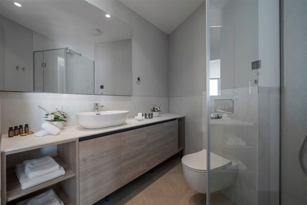 na-prodej-luxusni-apartmany-u-more-v-hotelovem-komplexu-v-becici-cerna-hora
