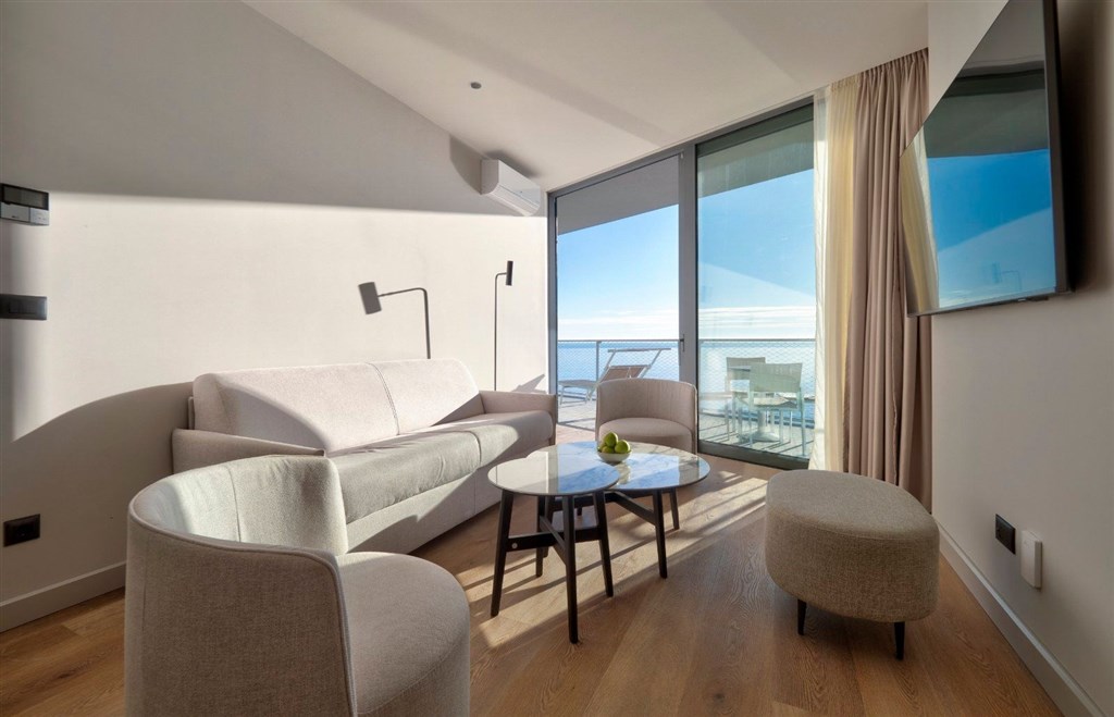 na-prodej-luxusni-apartmany-u-more-v-hotelovem-komplexu-v-becici-cerna-hora